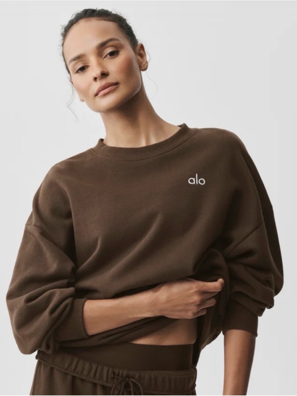 ALO Accolade Crewneck Sweatshirt - Espresso🤎 Sizes XS - XL Avail! SKU - U3031RG